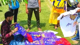 আইপিএলের জার্সি চোর আটক