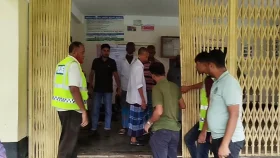 ইউনিয়ন পরিষদে তালা দেওয়ার অভিযোগে বিএনপি নেতাসহ আটক ৬