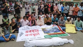 শেবাচিম হাসপাতালের অব্যবস্থাপনার বিরুদ্ধে বিক্ষোভ