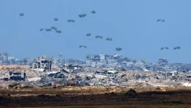 অবরুদ্ধ গাজায় বিমান থেকে ত্রাণ ফেলবে ইতালি