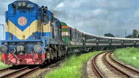 ছাত্র-জনতাকে আনার জন্য ৮ জোড়া ট্রেন ভাড়া করলো সরকার