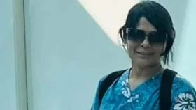 বিমানবন্দরে স্বর্ণ পাচারকালে কেবিন ক্রু আটক