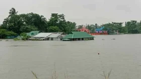 ভারী বৃ‌ষ্টিপাতে চার জেলায় বন্যার আশঙ্কা