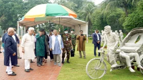 জুলাই স্মৃতি জাদুঘরের অগ্রগতি পরিদর্শন প্রধান উপদেষ্টার