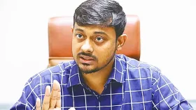 কারও সঙ্গে দেখা করতে নয়, হুট করে ঘুরতে এসেছিলাম: নাসীরুদ্দীন পাটওয়ারী