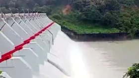 বেড়েছে কাপ্তাই হ্রদের পানি, খোলা হয়েছে জলকপাট