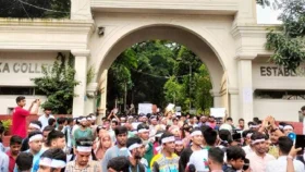 অধ্যাদেশ জারির দাবিতে ৭ কলেজের শিক্ষার্থীদের বিক্ষোভ