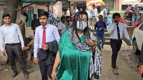 স্বামীর বিরুদ্ধে সানাই মাহবুবের মামলা