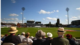 সহকর্মীকে আপত্তিকর ছবি পাঠানোর অভিযোগে নিষিদ্ধ সাবেক কোচ