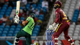 ১০৪ রানের জুটিতে ক্যারিবীয়দের বিরুদ্ধে পাকিস্তানের জয়