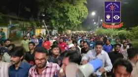 মধ্যরাতে উত্তাল ঢাবি