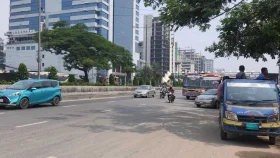 আজ ঢাকার বাতাসে স্বস্তি