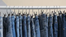 জিন্স প্যান্টের রঙ কেন নীল’ই হয়