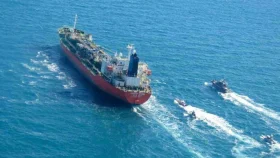 জ্বালানিবাহী বিদেশি ট্যাঙ্কার জব্দ করলো ইরান