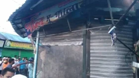 লালমোহনে অগ্নিকাণ্ডে ৫ দোকান পুড়ে ছাই
