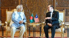 ড. ইউনূসের সঙ্গে আনোয়ার ইব্রাহীমের বৈঠক শুরু