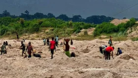 লুটপাটে অস্তিত্ব সংকটে সিলেটের সাদা পাথর পর্যটন কেন্দ্র