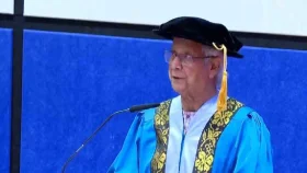 প্রধান উপদেষ্টাকে সম্মানসূচক ডক্টরেট ডিগ্রি দিলো ইউকেএম