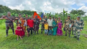 ভারতে আটক ৯ বাংলাদেশিকে বিজিবির কাছে হস্তান্তর