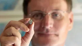 উল্কাপিণ্ডের বয়স পৃথিবীর চেয়ে প্রায় দুই কোটি বছর বেশি