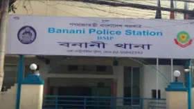 বনানীর বারে অভিযান, অবৈধ মদ উদ্ধার