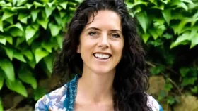 মৌমাছির কামড়ে জীবন ফিরে পেলেন এলি! 