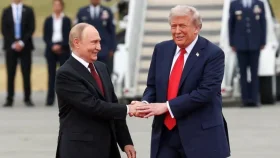 আলাস্কায় একই গাড়িতে ট্রাম্প- পুতিন