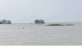 ভোলার ১০ রুটে লঞ্চ চলাচল বন্ধ