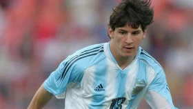 আর্জেন্টিনার জার্সিতে মেসির অভিষেকের ২০ বছর