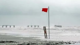 লঘুচাপ নিম্নচাপে পরিণত, সমুদ্রবন্দরে সতর্ক সংকেত