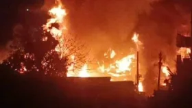 মহাখালীর সাততলা বস্তিতে আগুন 