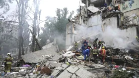 আলোচনার মধ্যেই ইউক্রেনে রুশ বাহিনীর হামলা