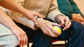 সারকোপেনিয়া বা পেশির ক্ষয় কেন হয়, রোধ করতে কী করবেন