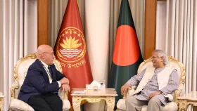 প্রধান উপদেষ্টার সঙ্গে জাতিসংঘের বিশেষ দূতের সাক্ষাৎ