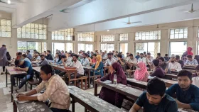 ঢাকা সেন্ট্রাল ইউনিভার্সিটির ‘গ’ ইউনিটের ভর্তি পরীক্ষা অনুষ্ঠিত 