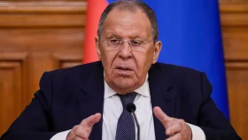 পুতিন-জেলেনস্কি বৈঠকের পরিকল্পনা নেই: রুশ পররাষ্ট্রমন্ত্রী