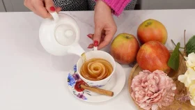 আপেল রোজ টি তৈরি করবেন যেভাবে