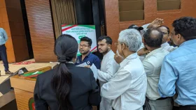 ইসিতে রুমিন ফারহানার অনুসারী ও এনসিপির নেতাকর্মীদের হাতাহাতি