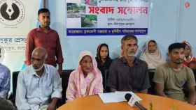 রংপুরে খোলা আকাশের নিচে ৩ কৃষক পরিবার