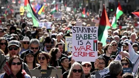 অস্ট্রেলিয়ায় ফিলিস্তিনের পক্ষে লাখো মানুষের সমাবেশ