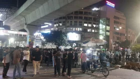 রাতেও শাহবাগে বুয়েট শিক্ষার্থীদের অবস্থান