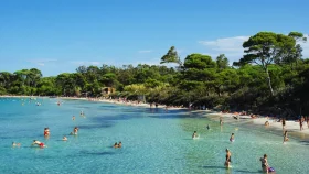 হাইরেস দ্বীপপুঞ্জের ভিন্ন এক রূপ