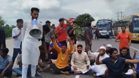 নুরের ওপর হামলার প্রতিবাদে ঢাকা-চট্টগ্রাম মহাসড়ক অবরোধ