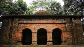 প্রাচীন নিদর্শন দেখার গন্তব্য হতে পারে পঞ্চগড়