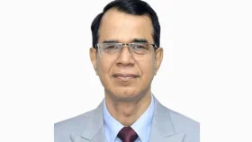 বিমানবন্দরে আটকে দেওয়া হলো বাংলাদেশ ব্যাংকের ডেপুটি গভর্নরকে