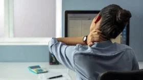 দীর্ঘ সময় কম্পিউটারের সামনে বসে থাকলে ভোগ করতে হবে যে পরিণতি