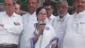 কলকাতায় ভাষা আন্দোলনের মঞ্চ ভেঙে দিলো ভারতীয় সেনাবাহিনী