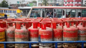 এলপিজির নতুন দাম নির্ধারণ আজ