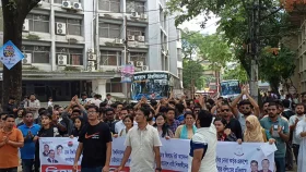 নারী নিপীড়নের প্রতিবাদে জবি ছাত্রদলের বিক্ষোভ