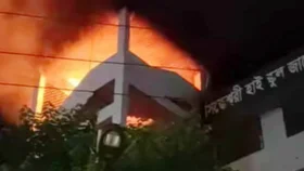 রাজধানীর সিদ্ধেশ্বরী মসজিদে আগুন 